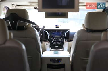 Внедорожник / Кроссовер Cadillac Escalade 2014 в 