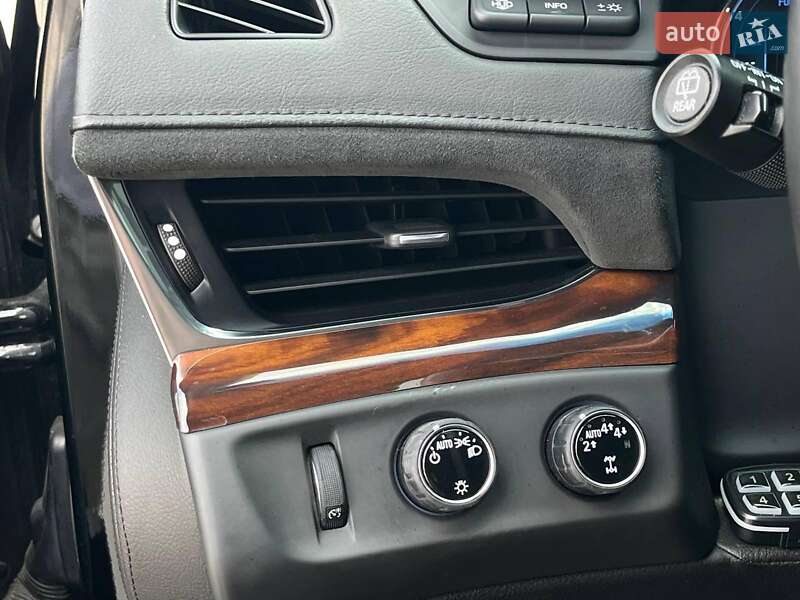 Внедорожник / Кроссовер Cadillac Escalade 2017 в Львове