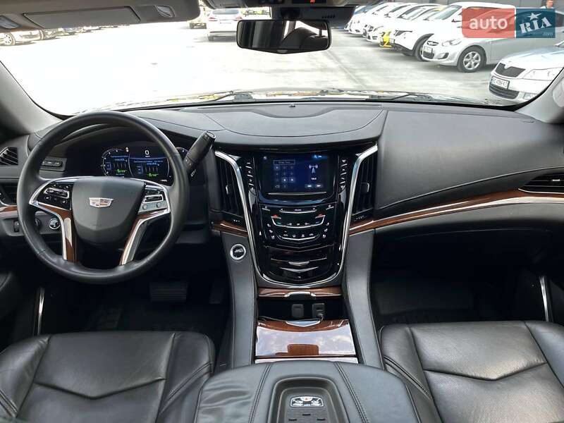 Внедорожник / Кроссовер Cadillac Escalade 2017 в Львове
