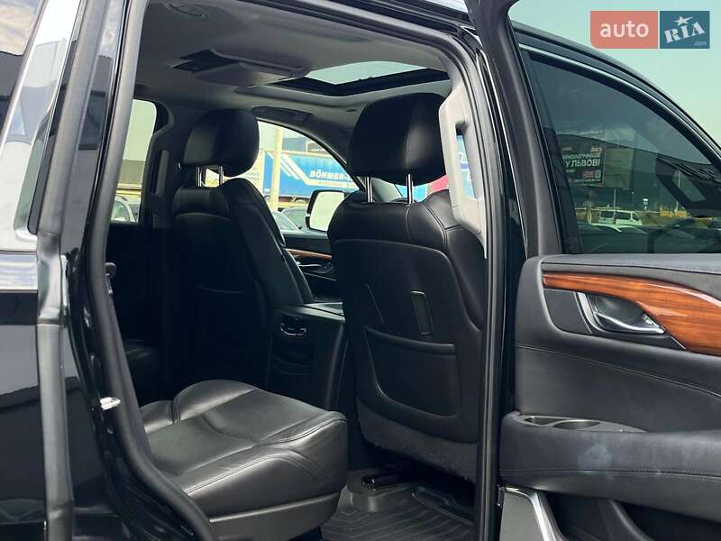 Внедорожник / Кроссовер Cadillac Escalade 2017 в Львове