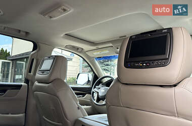 Внедорожник / Кроссовер Cadillac Escalade 2018 в 