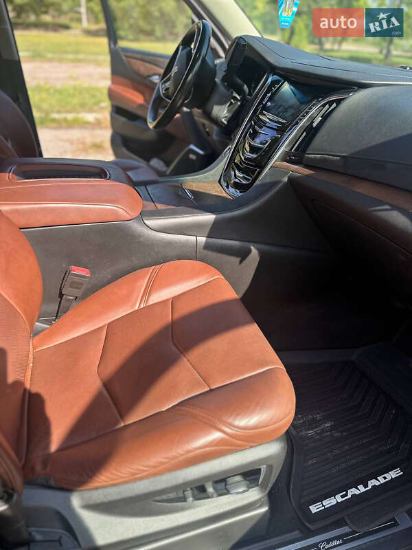 Внедорожник / Кроссовер Cadillac Escalade 2018 в Харькове