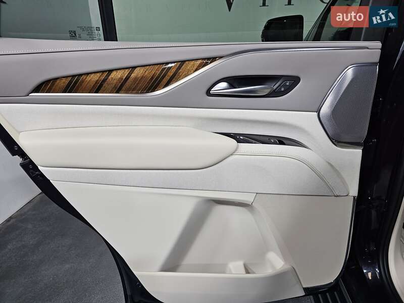 Внедорожник / Кроссовер Cadillac Escalade 2022 в Киеве