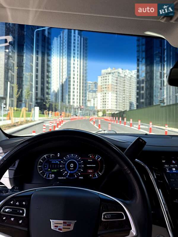 Внедорожник / Кроссовер Cadillac Escalade 2017 в Киеве