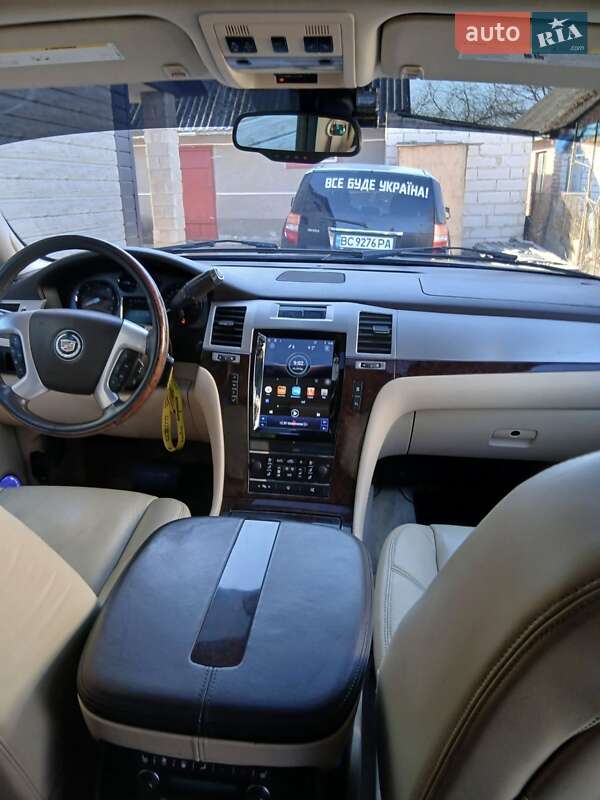 Внедорожник / Кроссовер Cadillac Escalade 2007 в Вараше фото 10 Внедорожник / Кроссовер Cadillac Escalade 2007 в Вараше