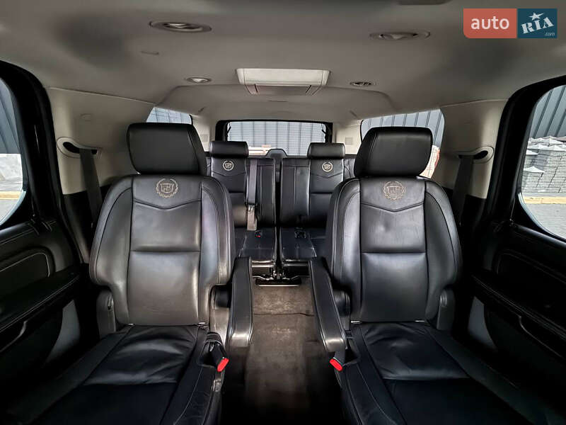 Внедорожник / Кроссовер Cadillac Escalade 2013 в Сколе