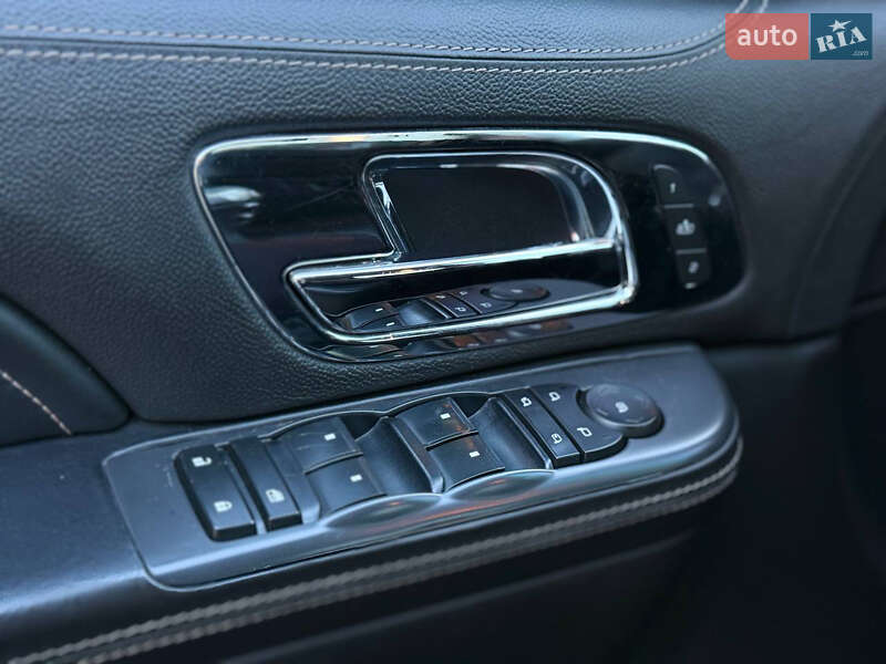 Внедорожник / Кроссовер Cadillac Escalade 2013 в Сколе
