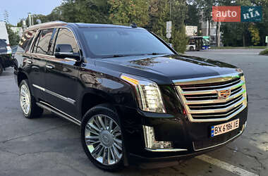 Внедорожник / Кроссовер Cadillac Escalade 2016 в 