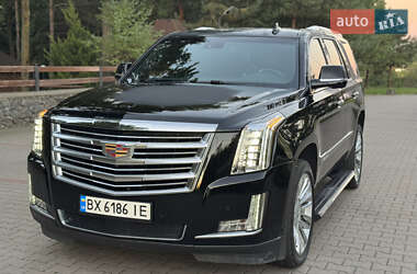 Внедорожник / Кроссовер Cadillac Escalade 2016 в 