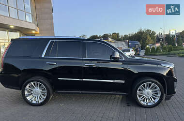 Внедорожник / Кроссовер Cadillac Escalade 2016 в 