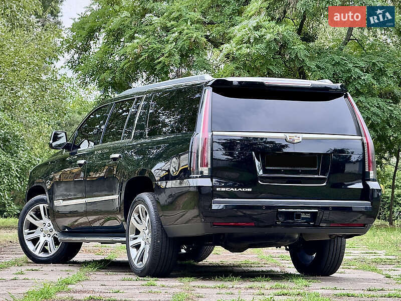 Внедорожник / Кроссовер Cadillac Escalade 2016 в Киеве