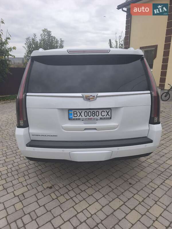 Позашляховик / Кросовер Cadillac Escalade 2016 в Хмельницькому