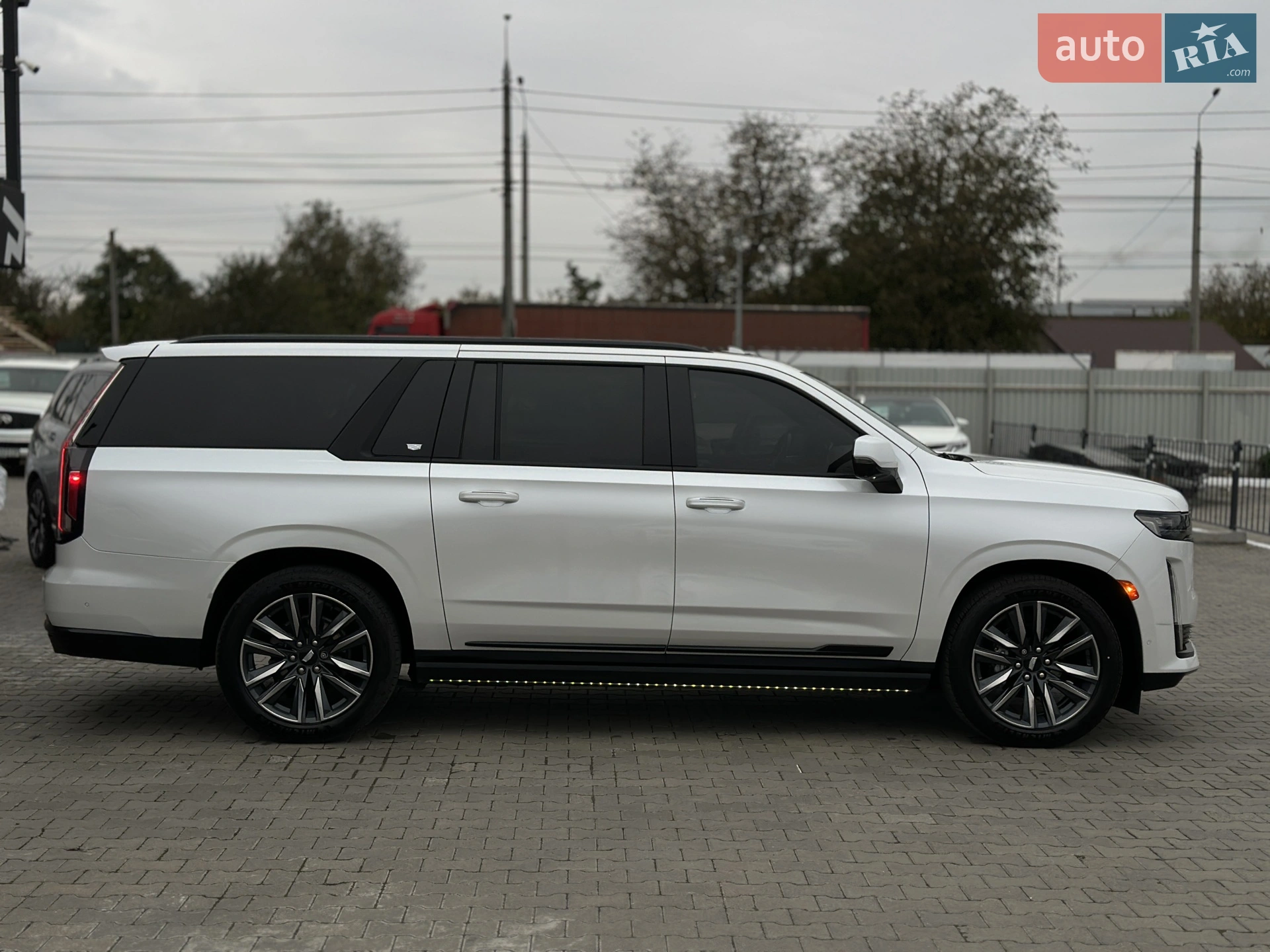 2021 Cadillac Escalade - мініатюра 12