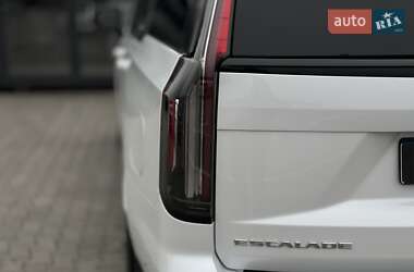Позашляховик / Кросовер Cadillac Escalade 2021 в 