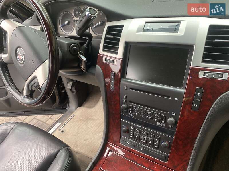 Позашляховик / Кросовер Cadillac Escalade 2008 в Дніпрі фото 13 Позашляховик / Кросовер Cadillac Escalade 2008 в Дніпрі