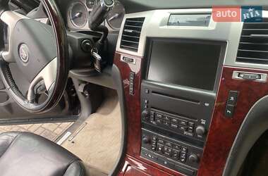 Внедорожник / Кроссовер Cadillac Escalade 2008 в 