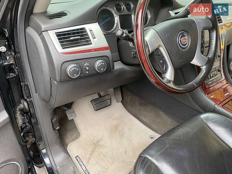 Позашляховик / Кросовер Cadillac Escalade 2008 в Дніпрі фото 28 Позашляховик / Кросовер Cadillac Escalade 2008 в Дніпрі