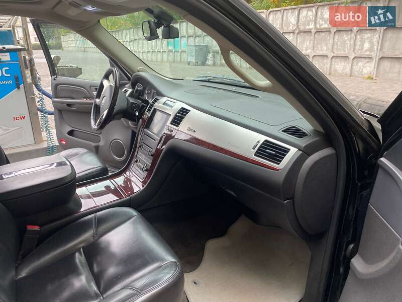 Позашляховик / Кросовер Cadillac Escalade 2008 в Дніпрі фото 49 Позашляховик / Кросовер Cadillac Escalade 2008 в Дніпрі