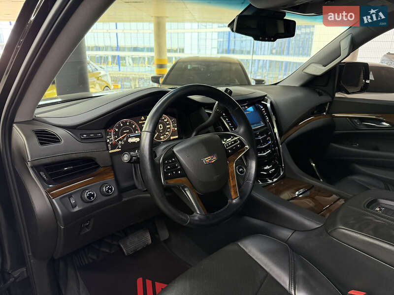 Внедорожник / Кроссовер Cadillac Escalade 2015 в Одессе