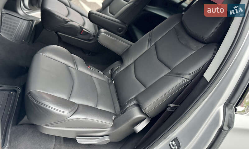 Позашляховик / Кросовер Cadillac Escalade 2016 в Києві фото 27 Позашляховик / Кросовер Cadillac Escalade 2016 в Києві