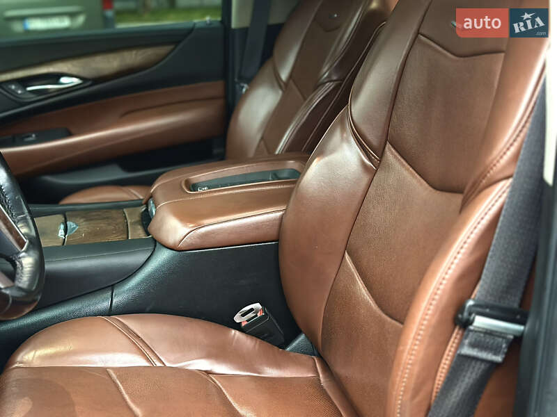 Позашляховик / Кросовер Cadillac Escalade 2016 в Тернополі фото 24 Позашляховик / Кросовер Cadillac Escalade 2016 в Тернополі