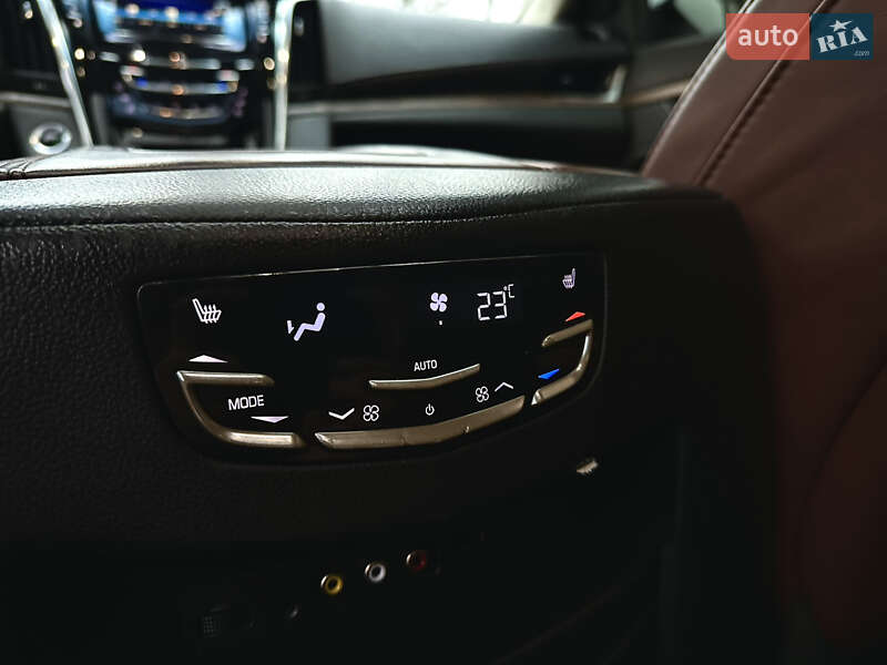 Позашляховик / Кросовер Cadillac Escalade 2016 в Тернополі фото 49 Позашляховик / Кросовер Cadillac Escalade 2016 в Тернополі