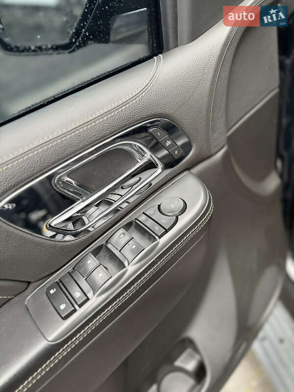 Внедорожник / Кроссовер Cadillac Escalade 2013 в Луцке фото 39 Внедорожник / Кроссовер Cadillac Escalade 2013 в Луцке