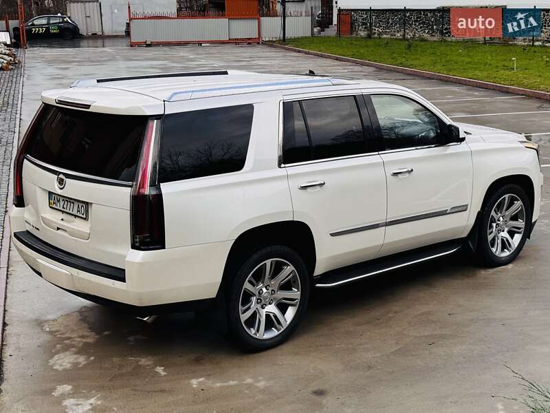 Внедорожник / Кроссовер Cadillac Escalade 2014 в Коростене
