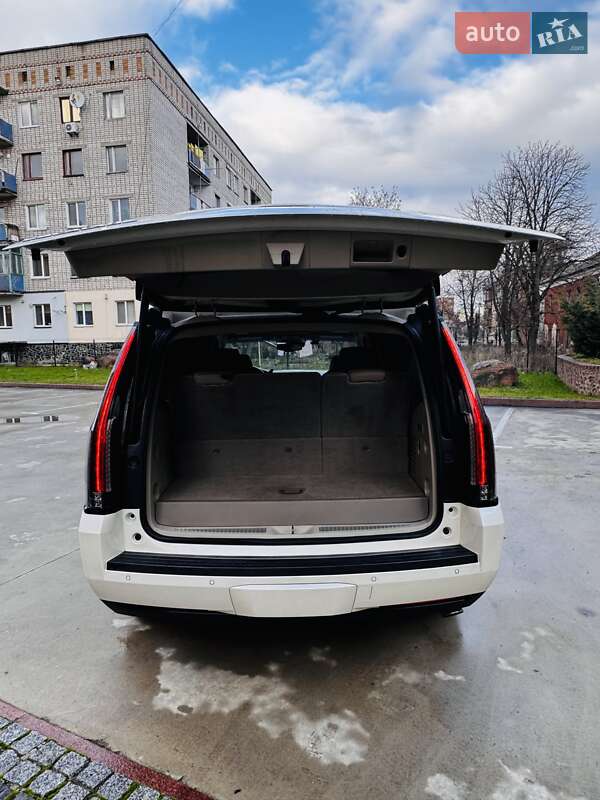 Внедорожник / Кроссовер Cadillac Escalade 2014 в Коростене