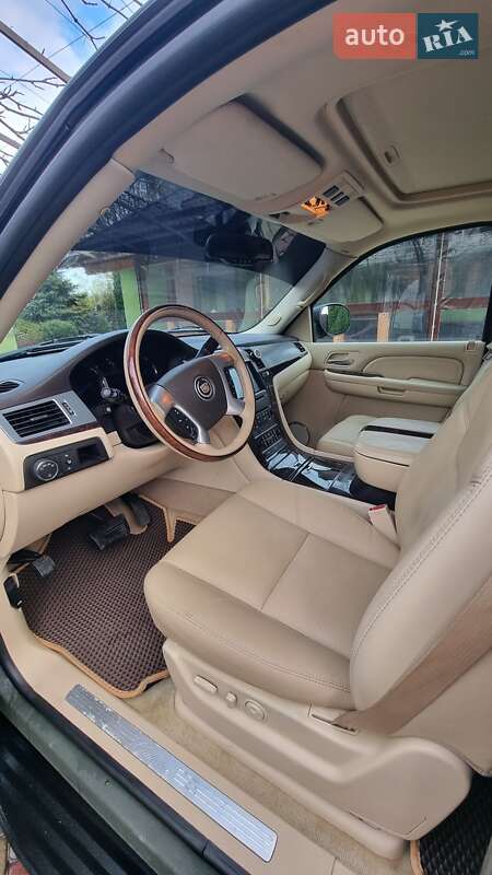 Внедорожник / Кроссовер Cadillac Escalade 2007 в Виннице фото 23 Внедорожник / Кроссовер Cadillac Escalade 2007 в Виннице