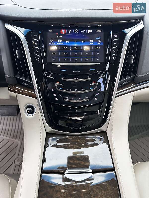 Позашляховик / Кросовер Cadillac Escalade 2018 в Києві фото 26 Позашляховик / Кросовер Cadillac Escalade 2018 в Києві