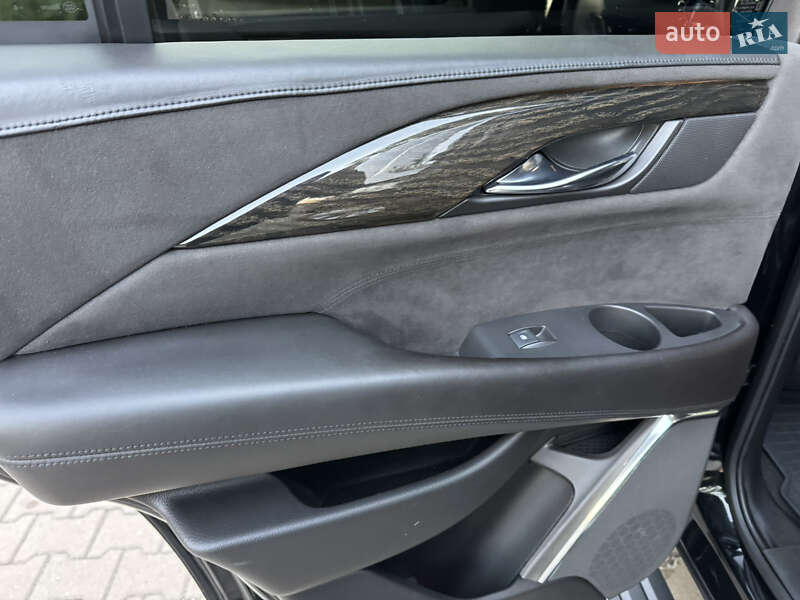 Внедорожник / Кроссовер Cadillac Escalade 2016 в Хмельницком