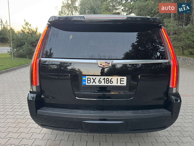 Внедорожник / Кроссовер Cadillac Escalade 2016 в Хмельницком