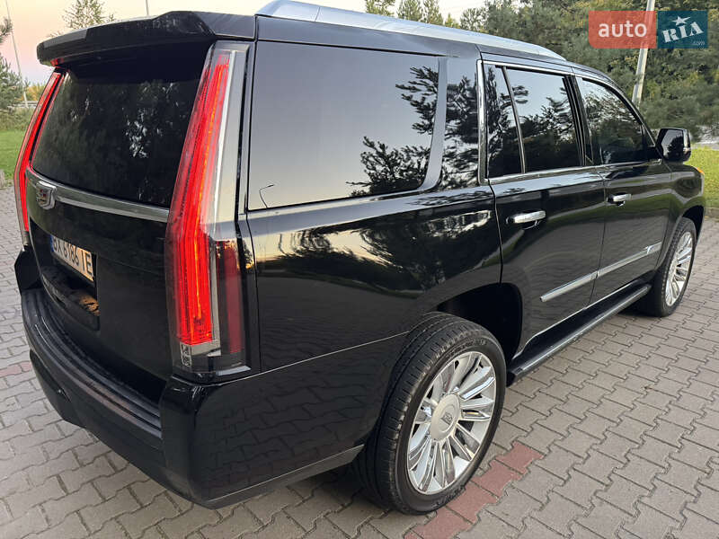 Внедорожник / Кроссовер Cadillac Escalade 2016 в Хмельницком