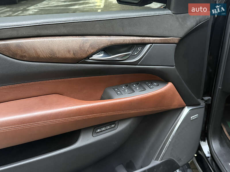 Позашляховик / Кросовер Cadillac Escalade 2014 в Києві фото 14 Позашляховик / Кросовер Cadillac Escalade 2014 в Києві