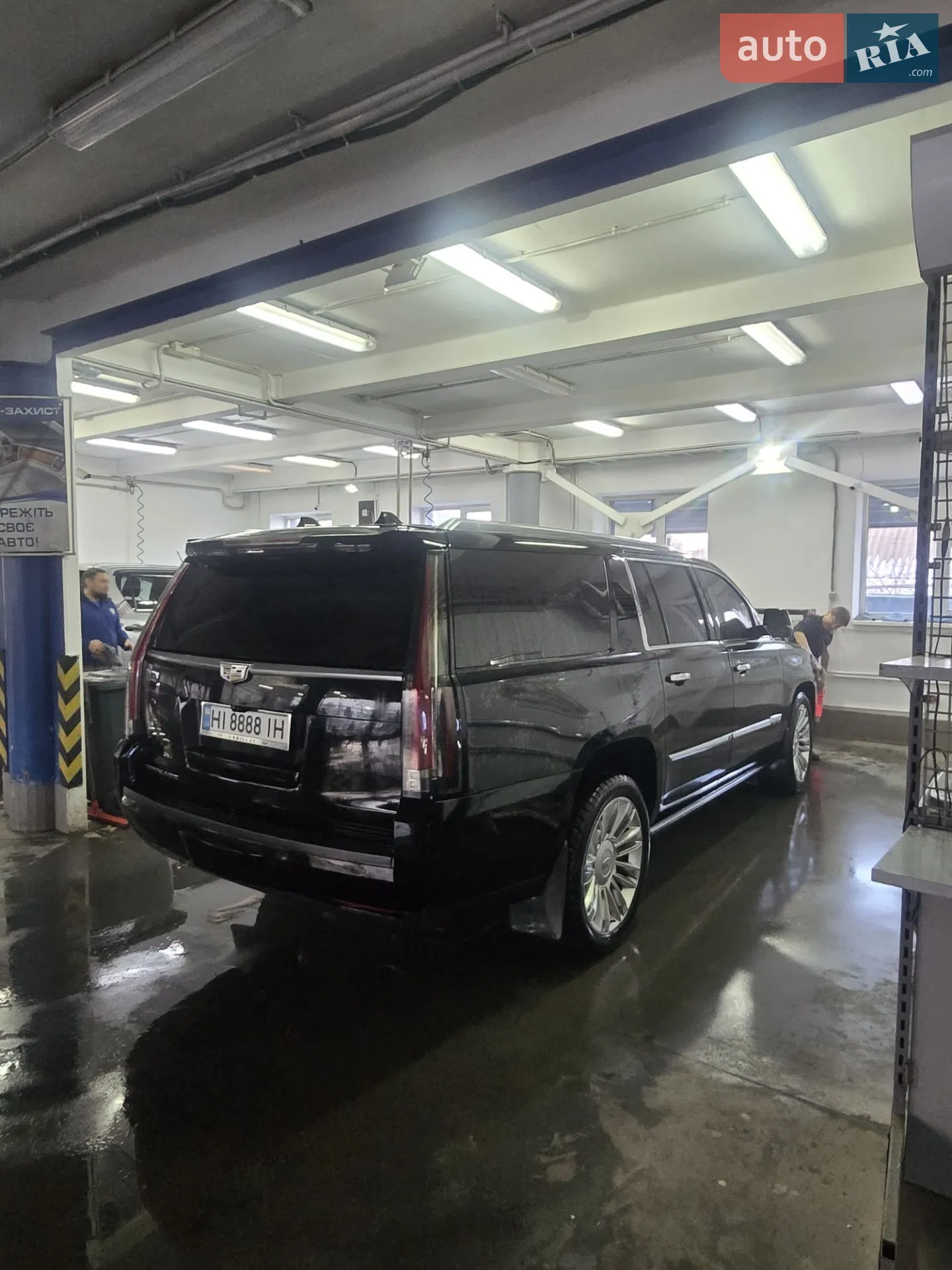 2017 Cadillac Escalade - мініатюра 18