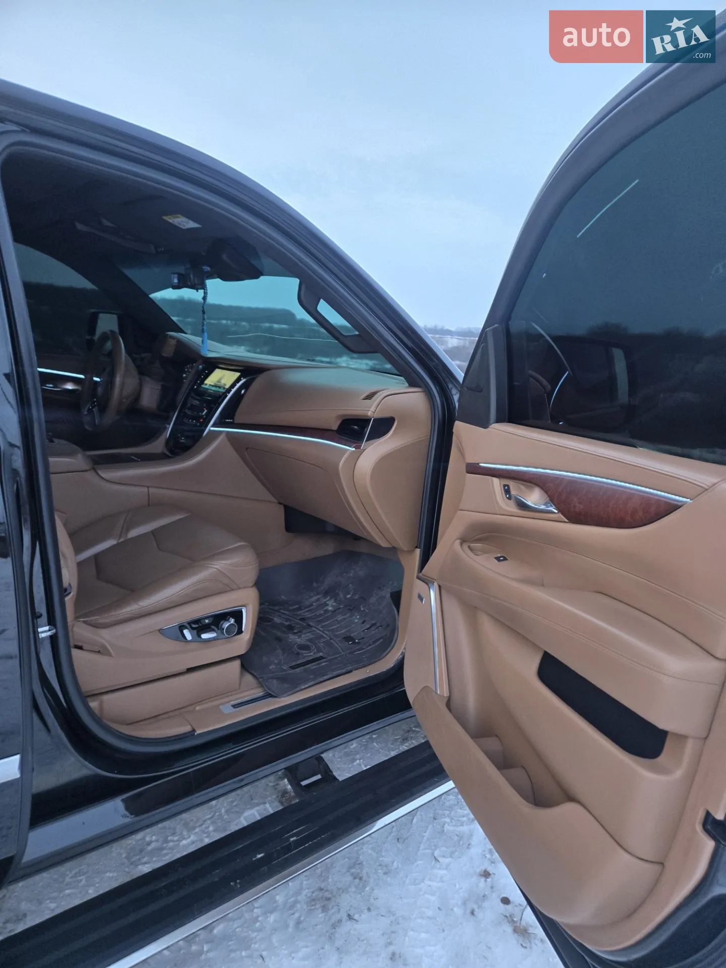 2017 Cadillac Escalade - мініатюра 29