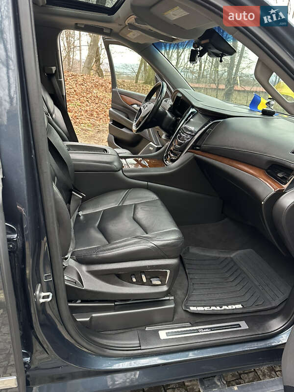 Внедорожник / Кроссовер Cadillac Escalade 2018 в Черновцах