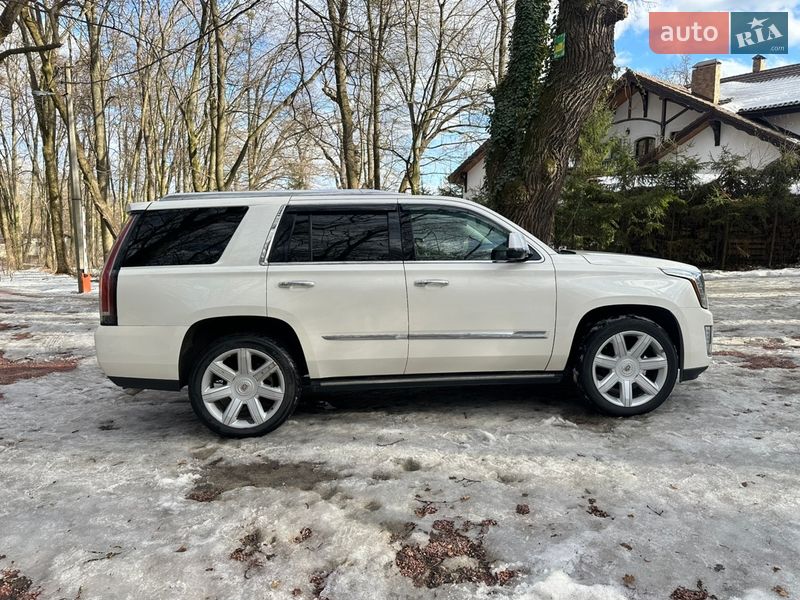 Внедорожник / Кроссовер Cadillac Escalade 2014 в Киеве