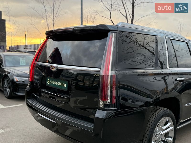 Внедорожник / Кроссовер Cadillac Escalade 2014 в Киеве