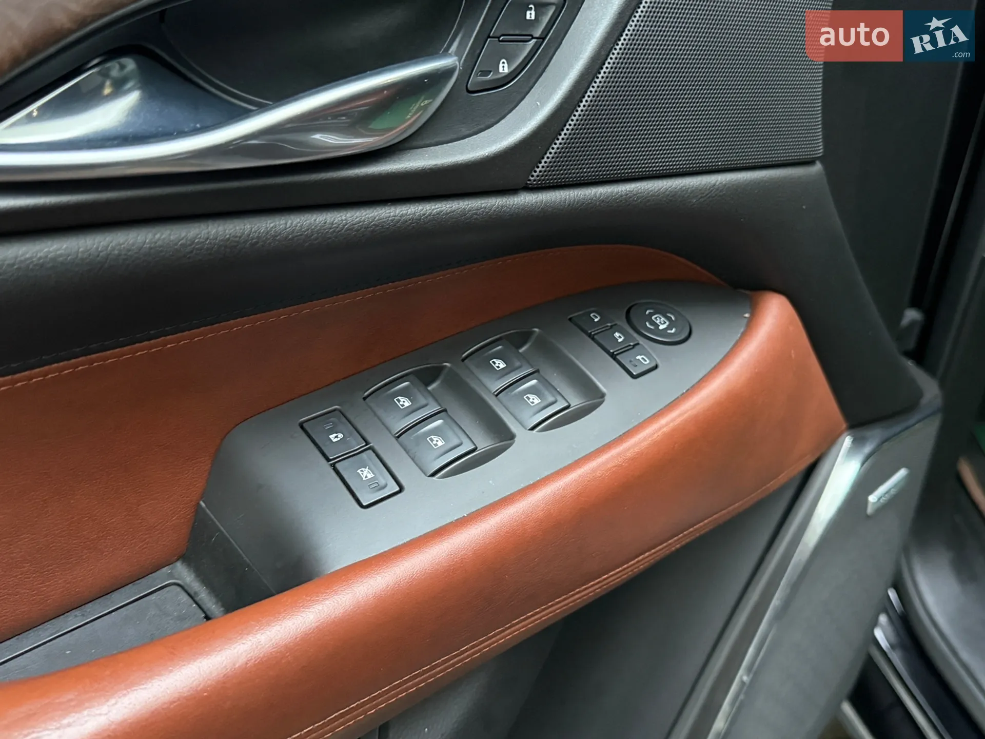 2014 Cadillac Escalade - мініатюра 18