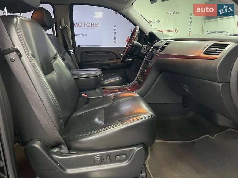 Внедорожник / Кроссовер Cadillac Escalade 2008 в Киеве фото 23 Внедорожник / Кроссовер Cadillac Escalade 2008 в Киеве