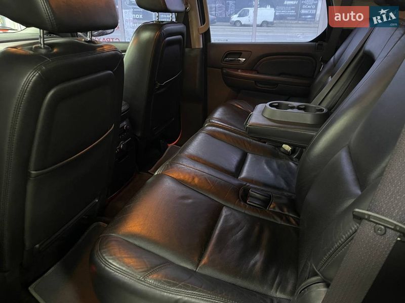 Внедорожник / Кроссовер Cadillac Escalade 2008 в Киеве фото 26 Внедорожник / Кроссовер Cadillac Escalade 2008 в Киеве