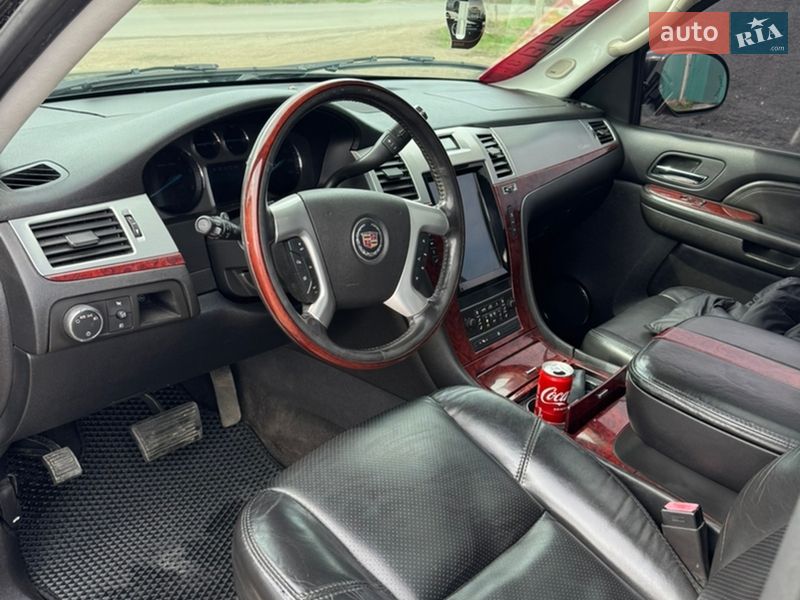 Внедорожник / Кроссовер Cadillac Escalade 2007 в Черкассах фото 9 Внедорожник / Кроссовер Cadillac Escalade 2007 в Черкассах