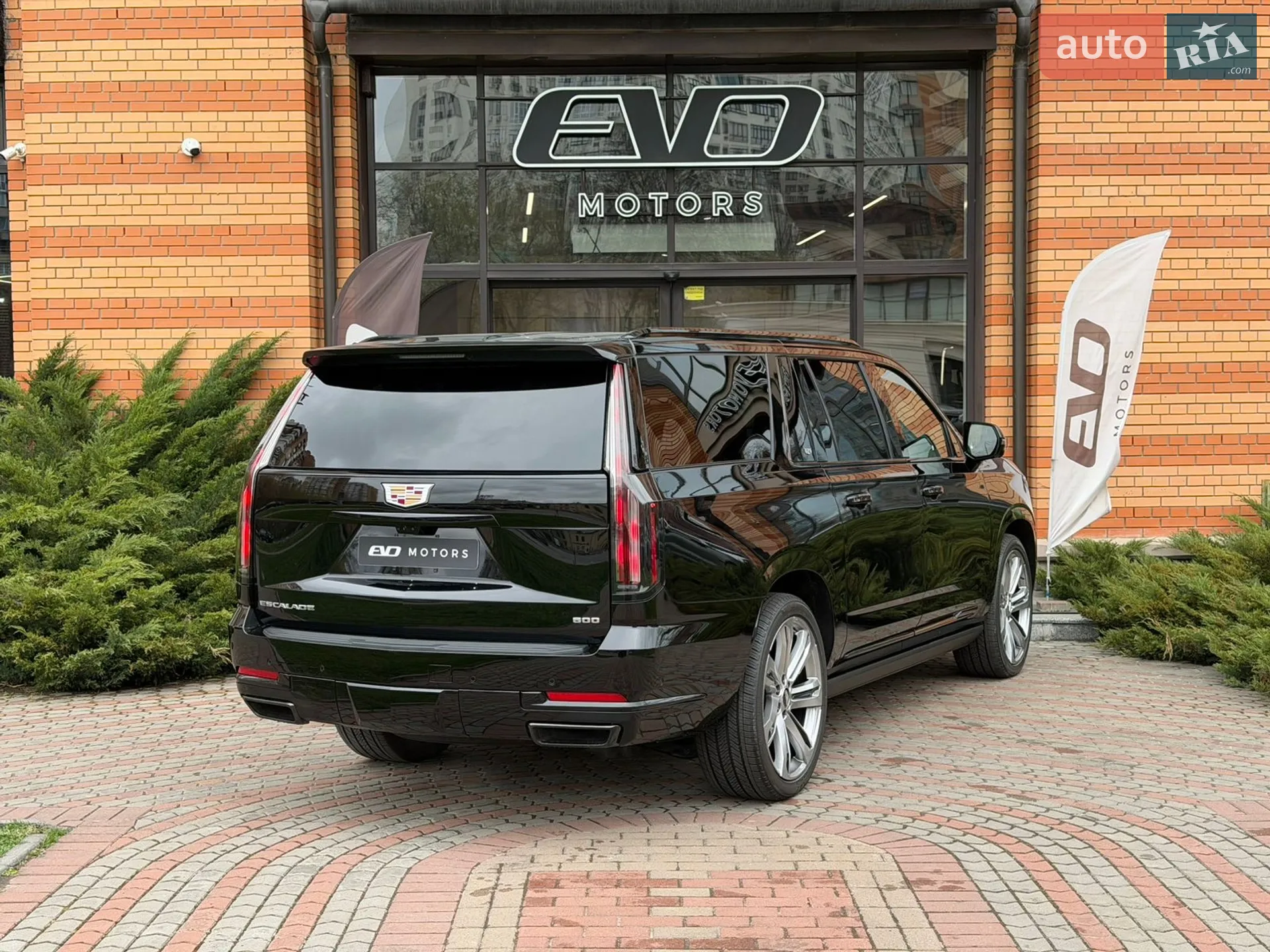 2025 Cadillac Escalade - мініатюра 5