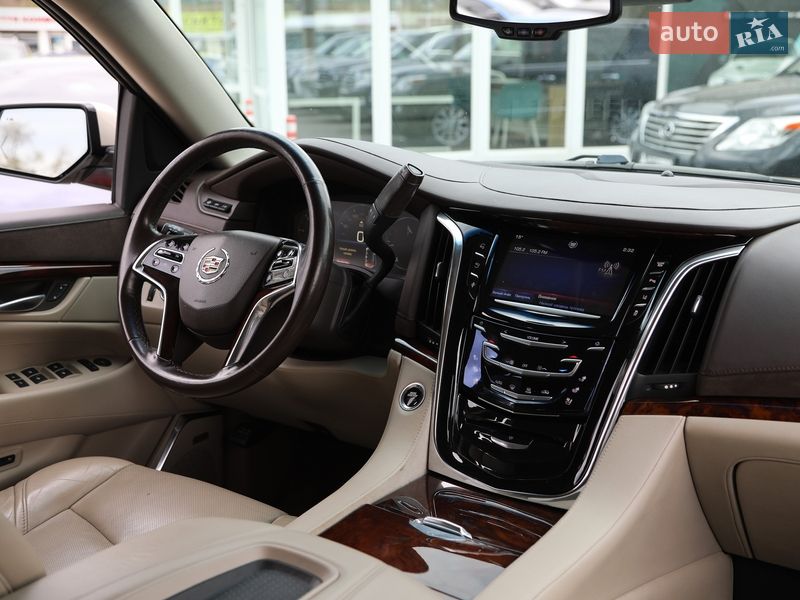 Позашляховик / Кросовер Cadillac Escalade 2014 в Харкові