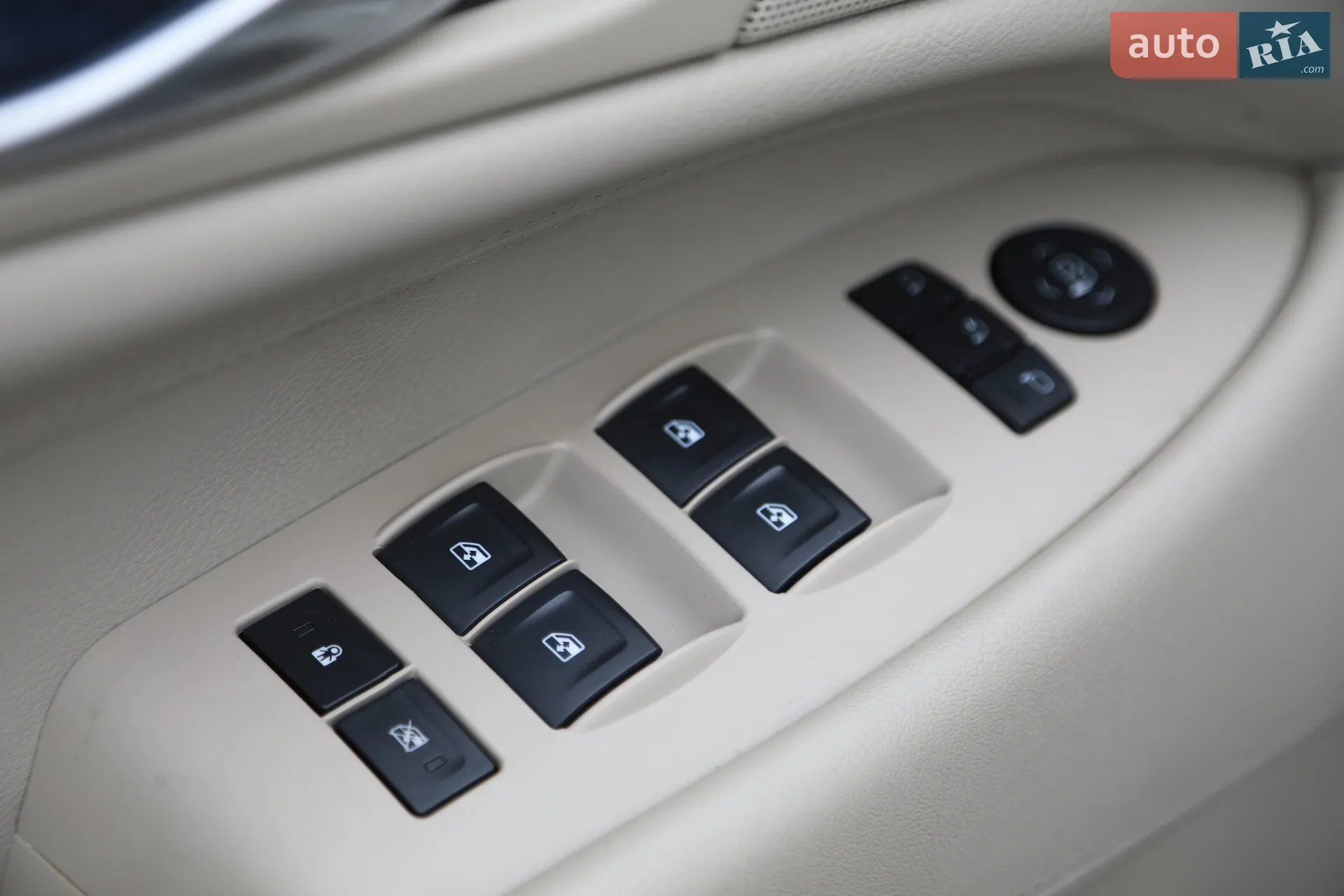 2014 Cadillac Escalade - мініатюра 30