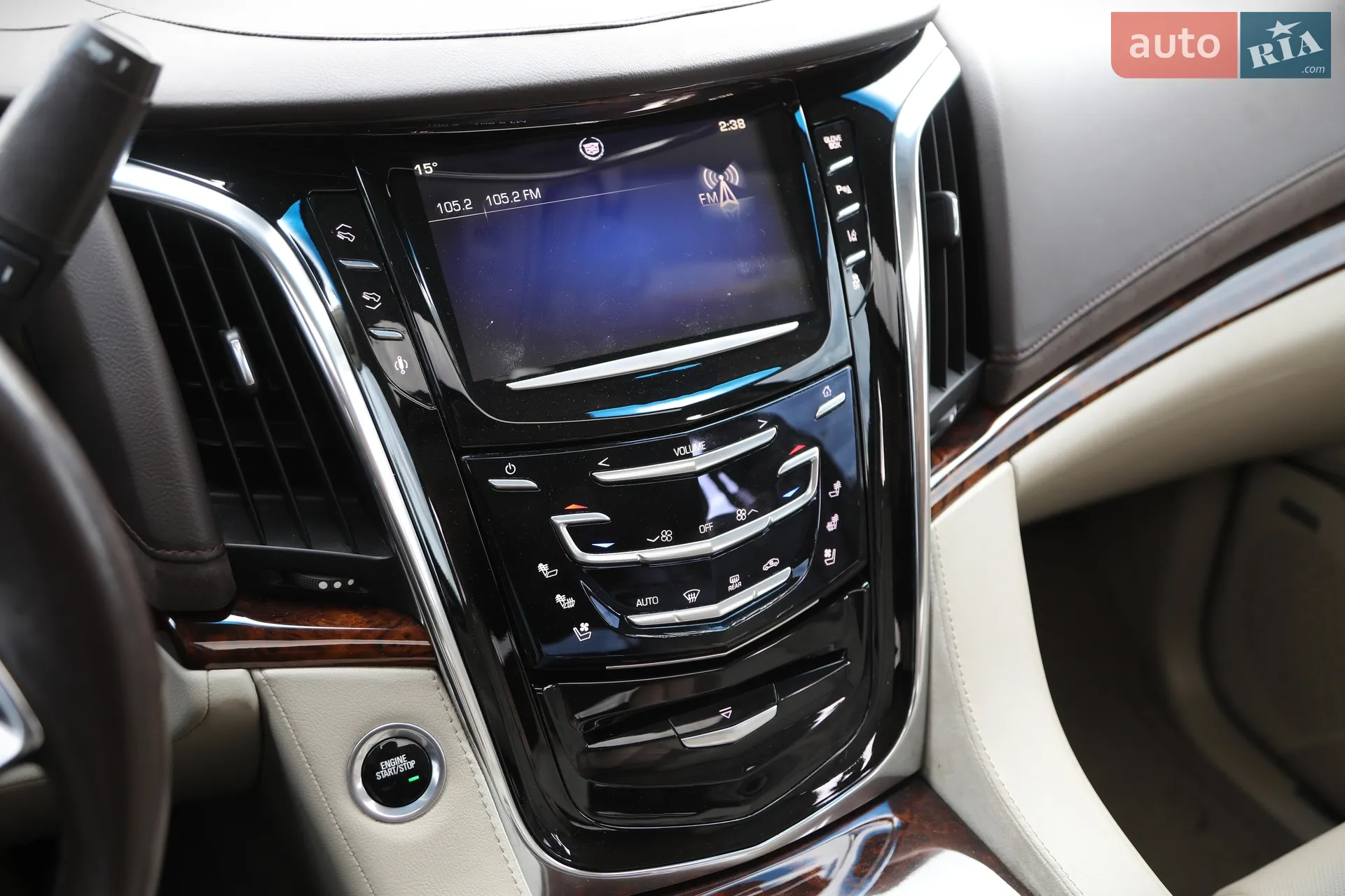 2014 Cadillac Escalade - мініатюра 21