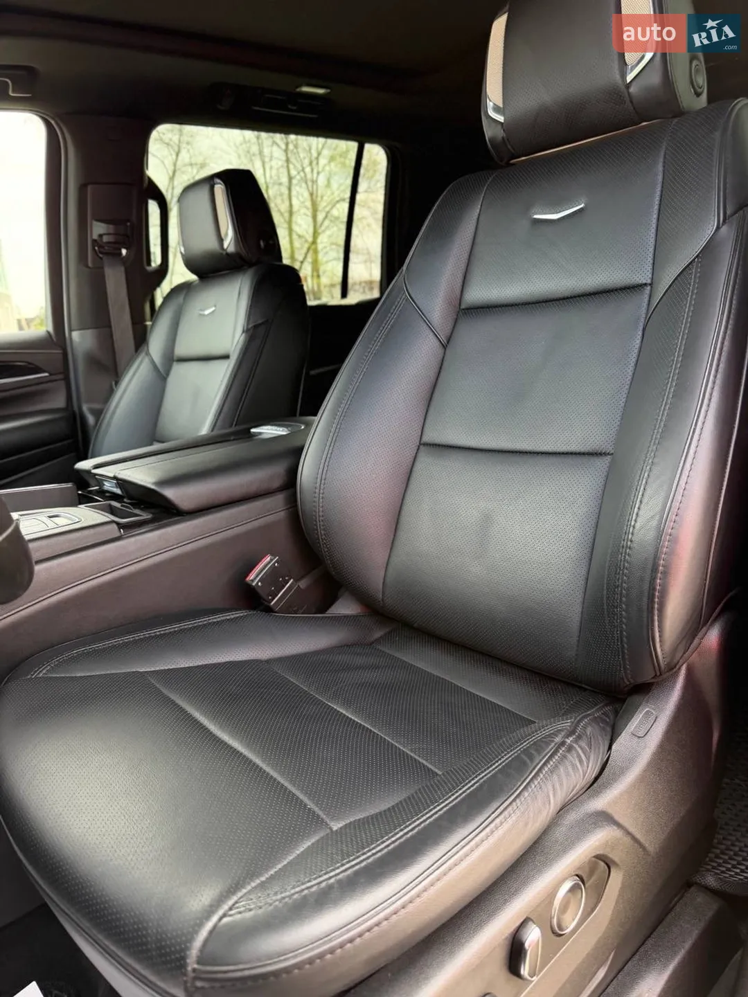 2021 Cadillac Escalade - мініатюра 13