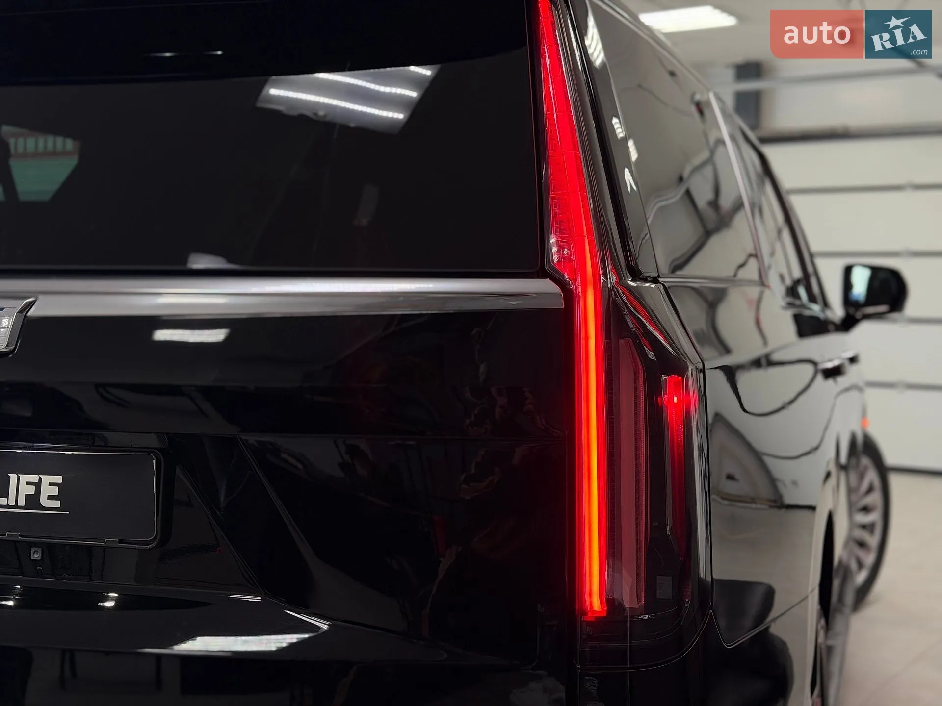 2023 Cadillac Escalade - мініатюра 16